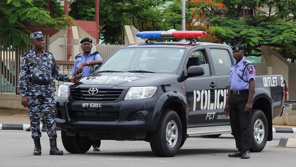 Four police officers and two others are killed as gunmen attack a checkpoint.